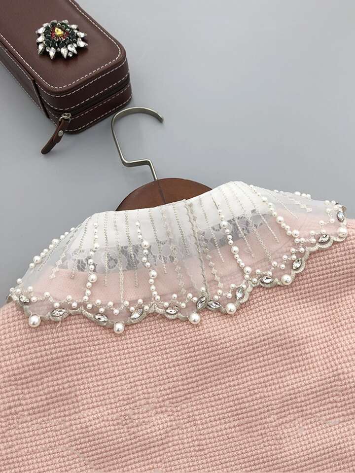 THE PAPILLON COLLAR