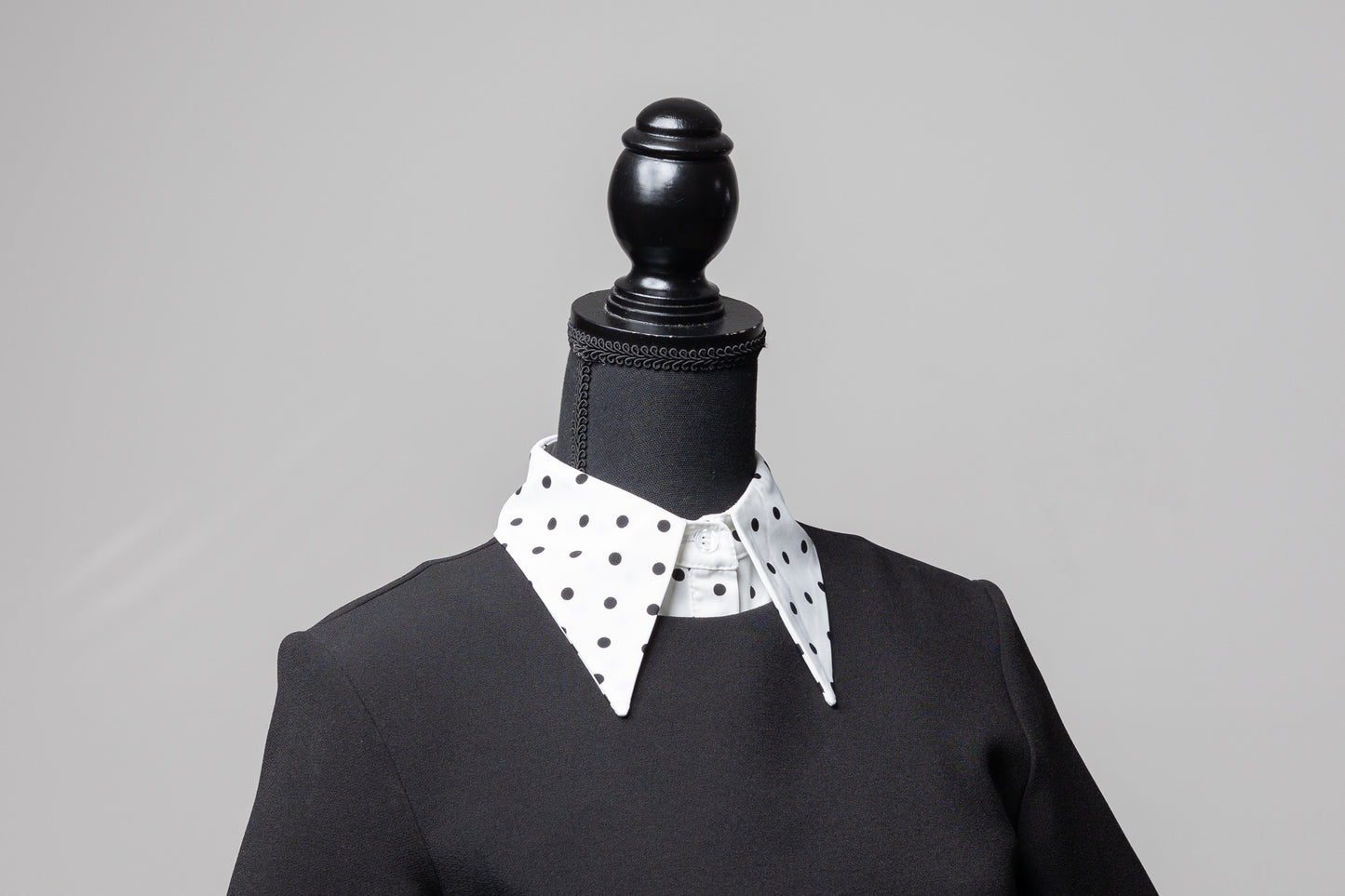 THE POLKA COLLAR